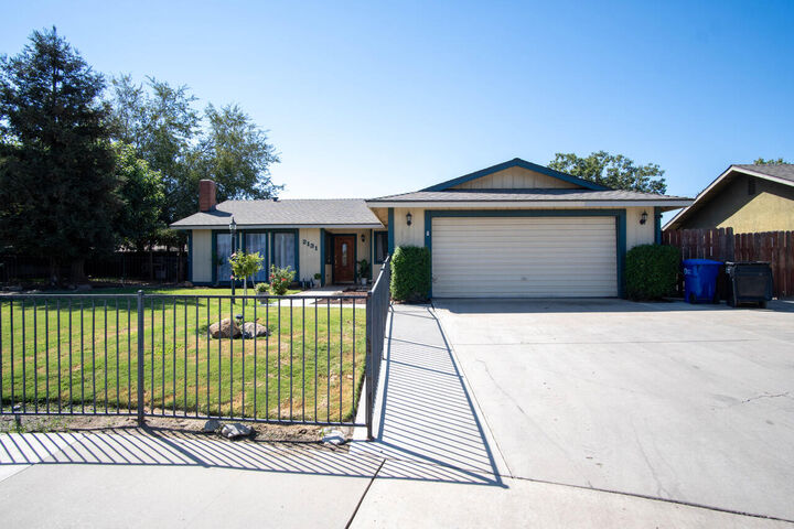2131 School Court  Porterville CA 93257 photo