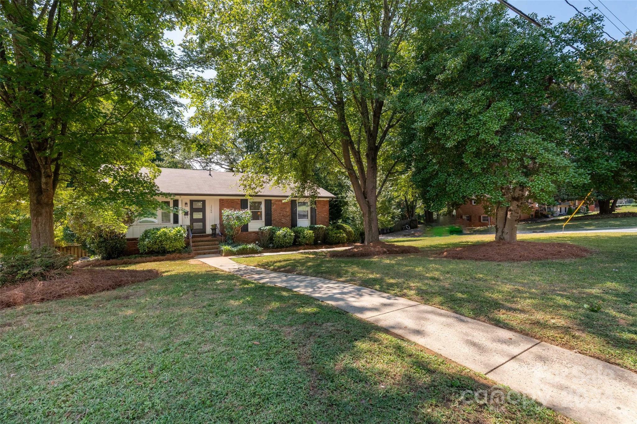 Property Photo:  1700 Starbrook Drive  NC 28210 