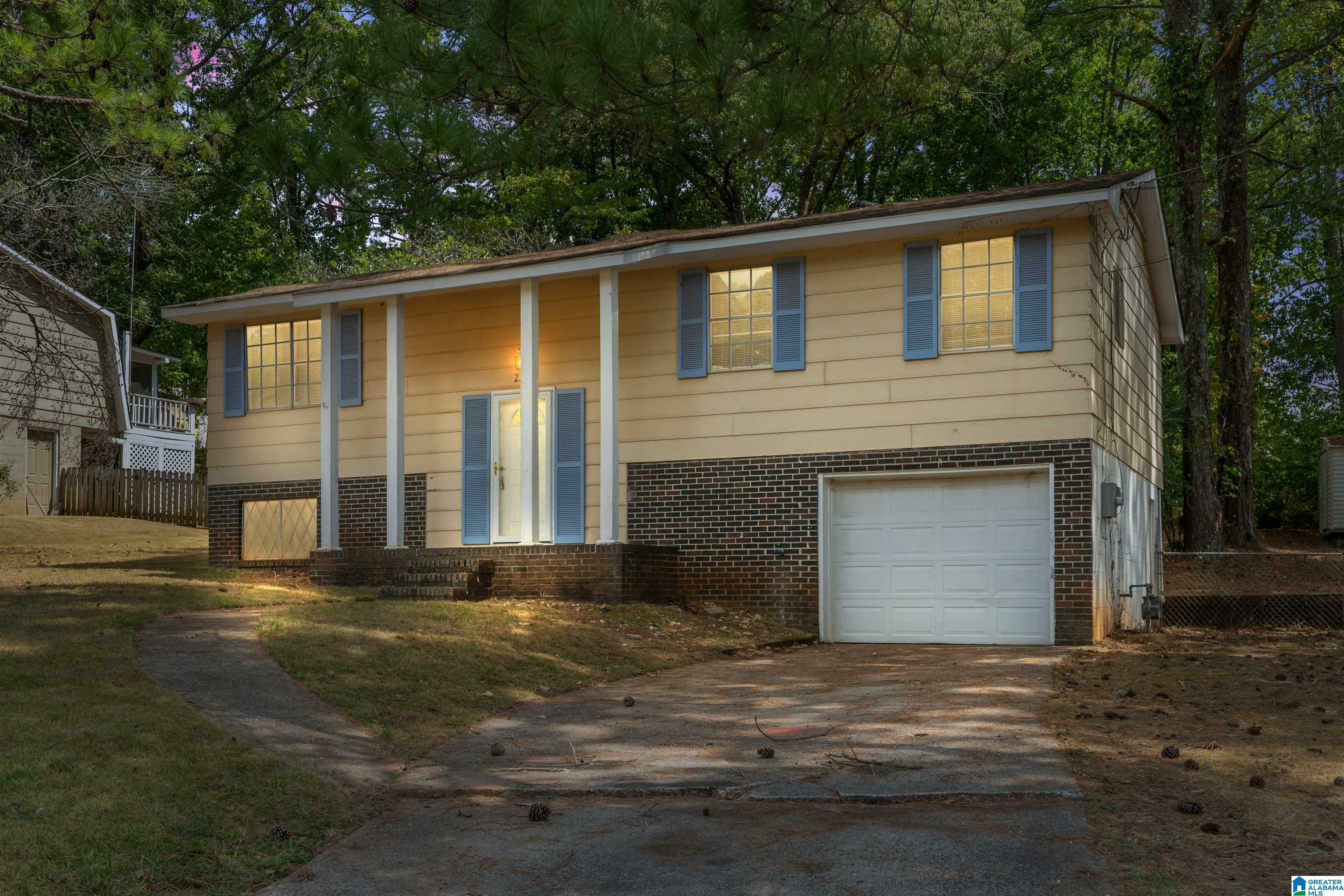 Property Photo:  2321 Stonewood Drive  AL 35215 