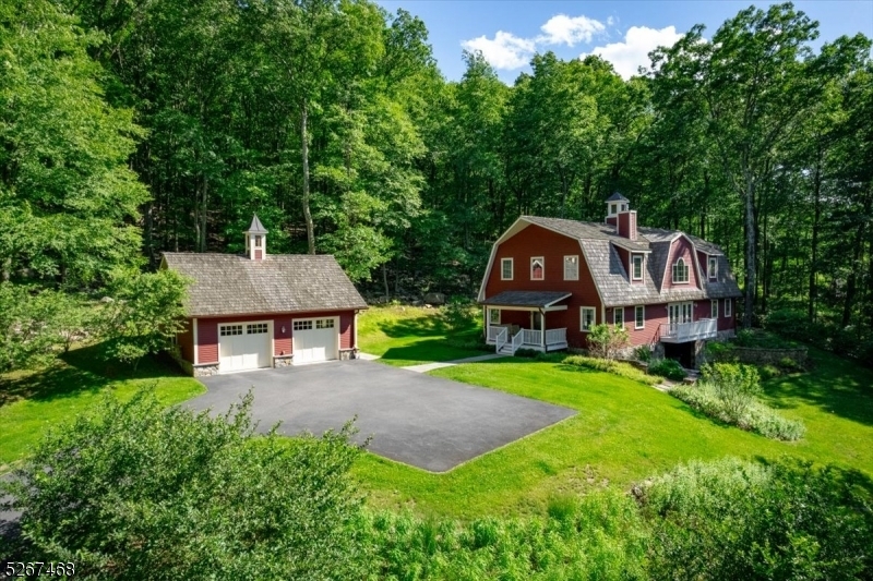 2 Covered Bridge Ln  Tewksbury Twp. NJ 08822 photo