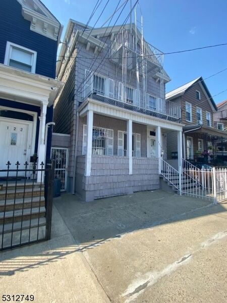 Property Photo:  124 Stone St 2  NJ 07104 