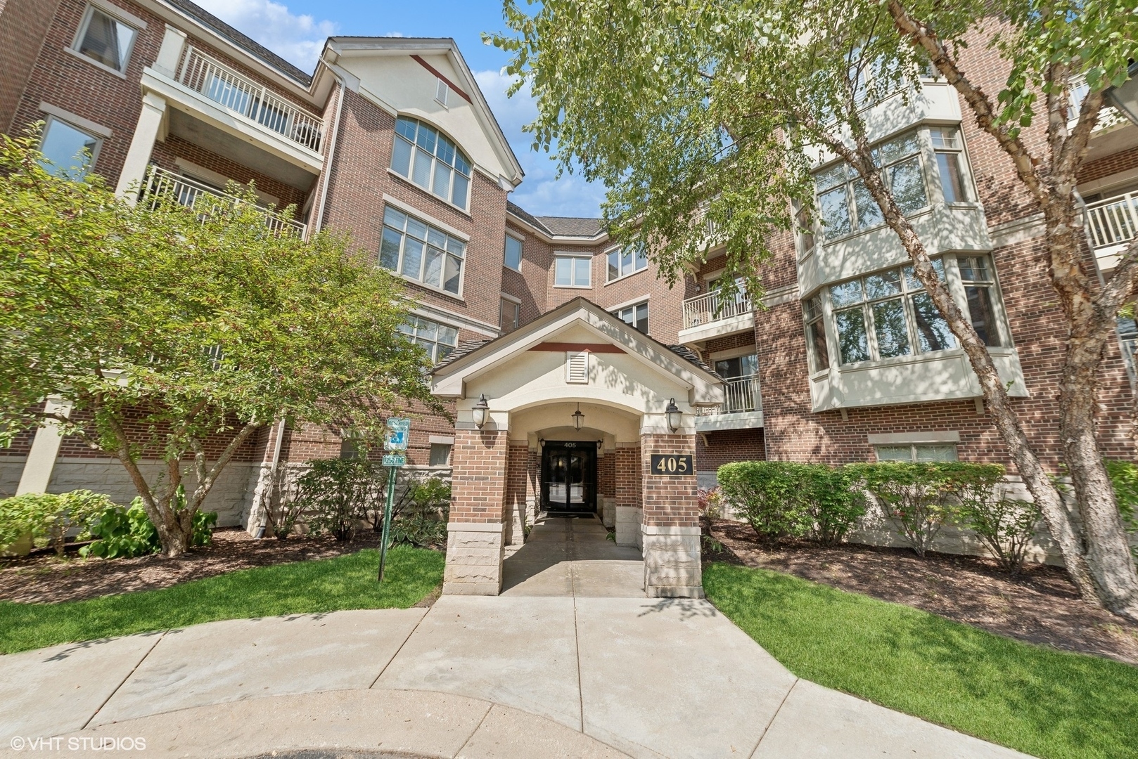 Property Photo:  405 Village Green Court 404  IL 60069 