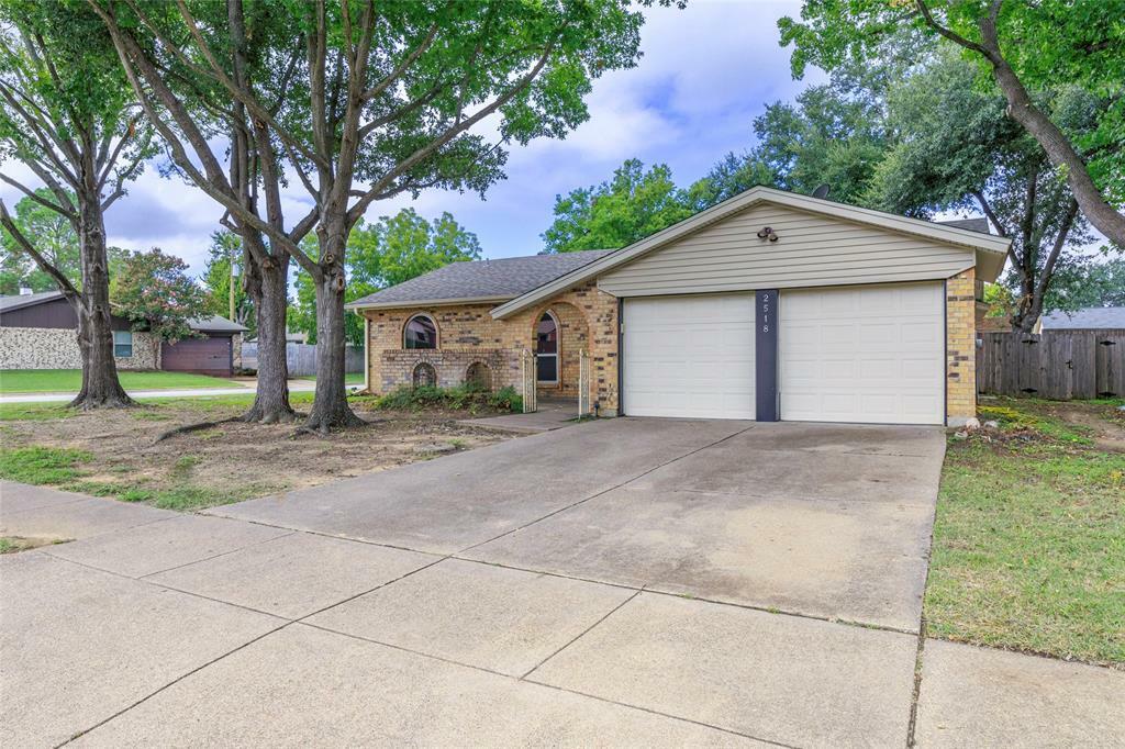 Property Photo:  2518 Colleen Drive  TX 76016 