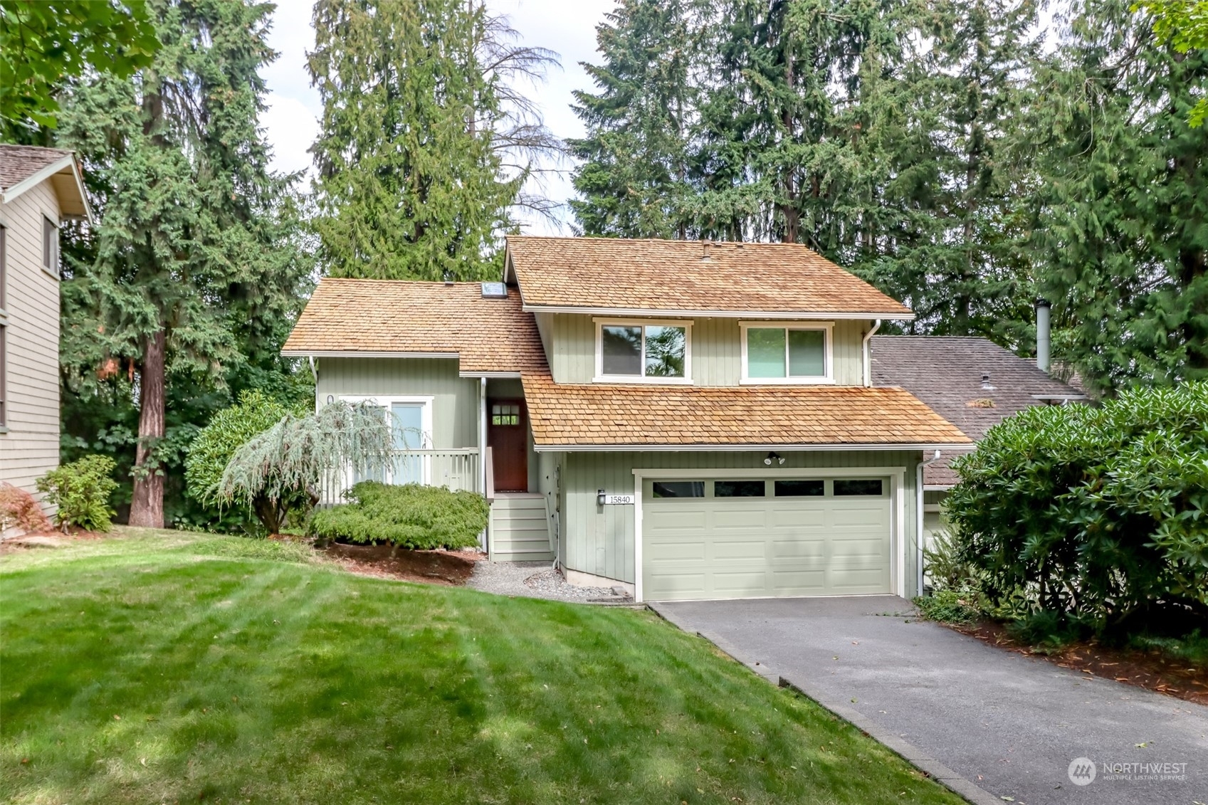 Property Photo:  15840 NE 67th Place  WA 98052 