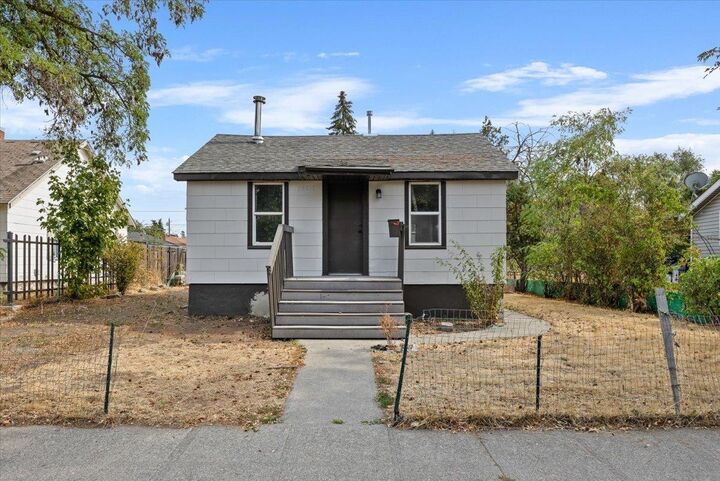 4818 N Magnolia St  Spokane WA 99207 photo