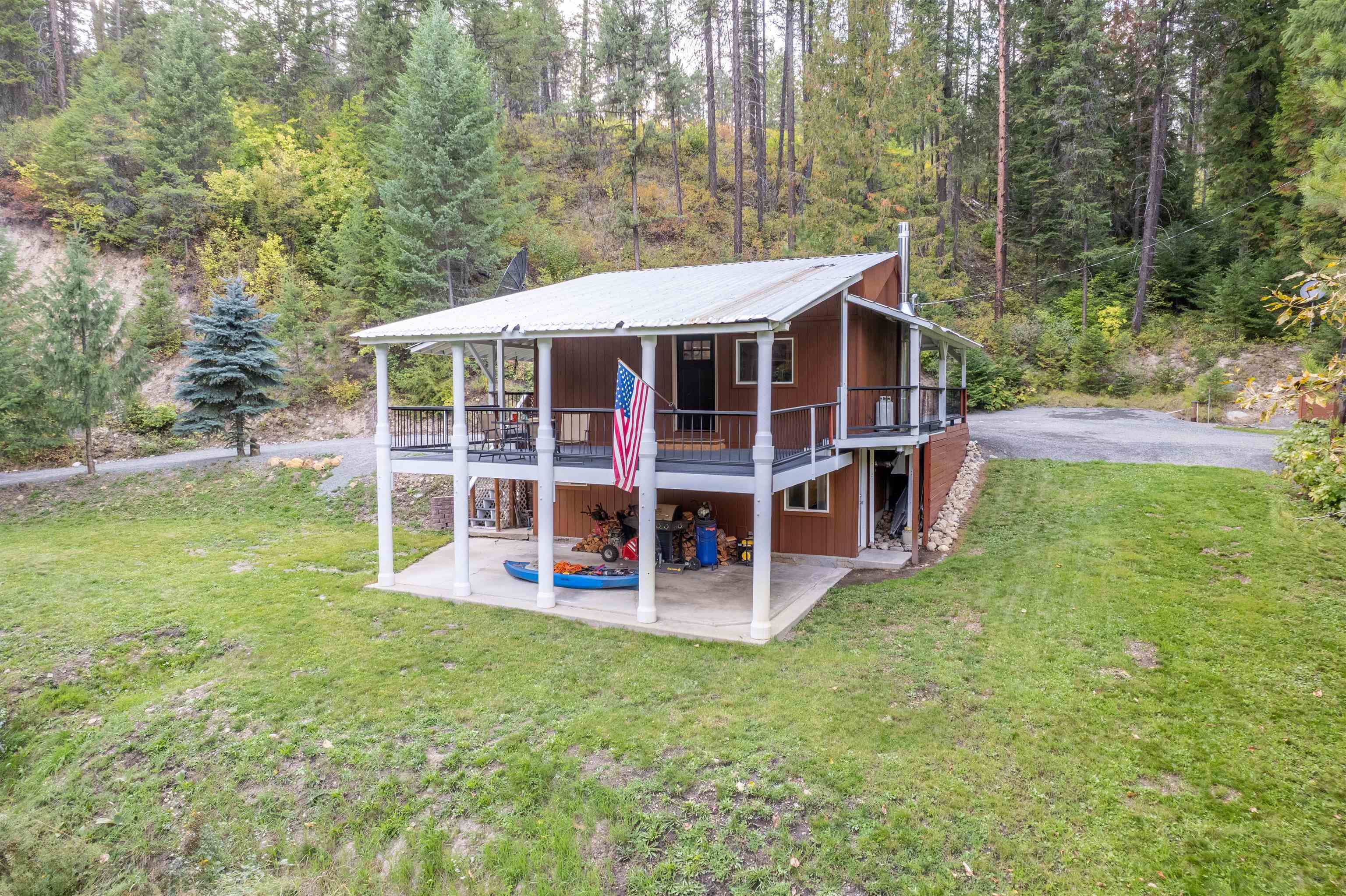 Property Photo:  604 Deadman Creek Rd  WA 99141 