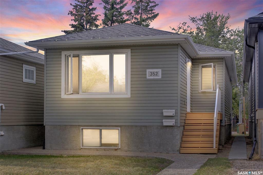 Property Photo:  352 Smith Street  SK S4R 2K9 