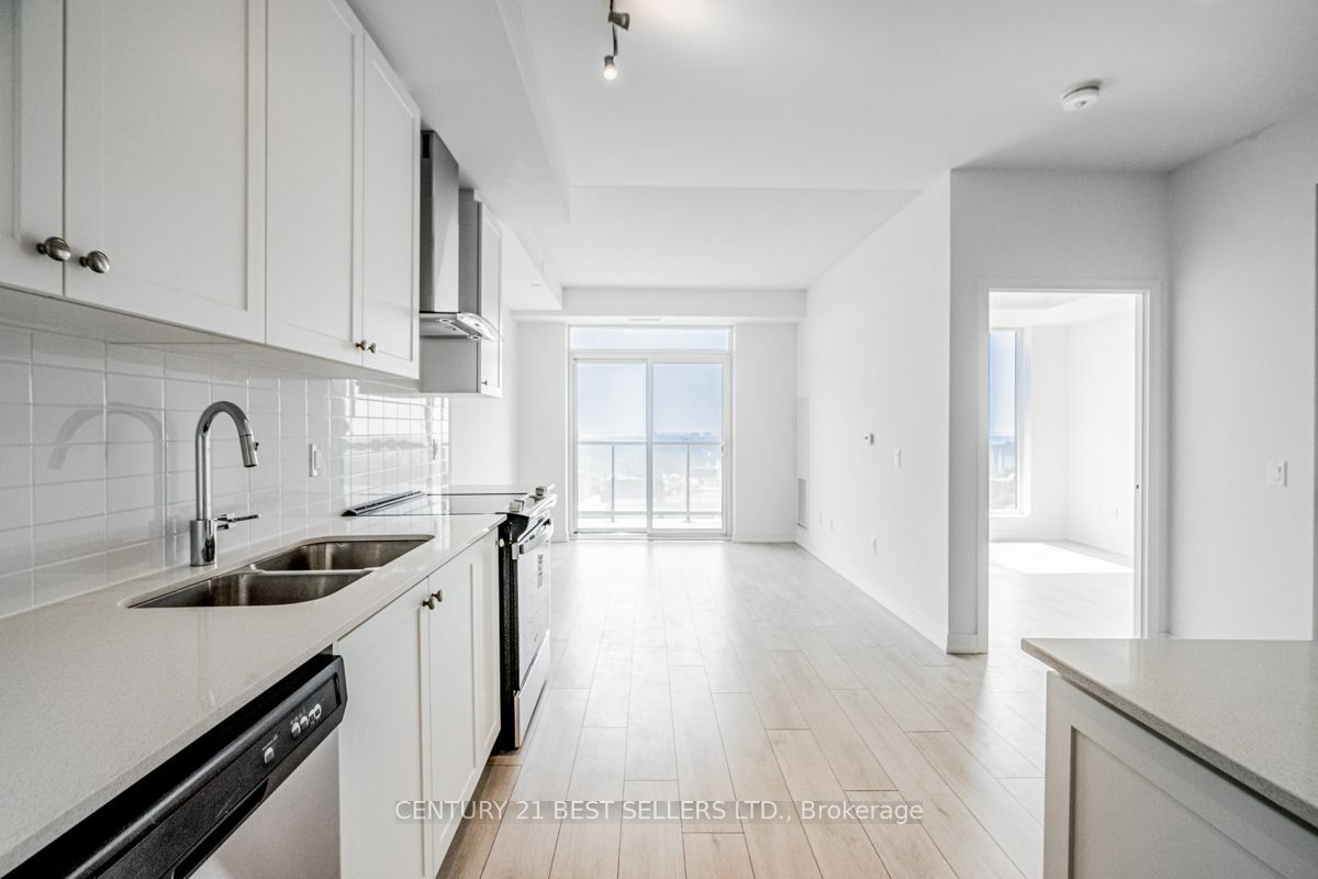 Property Photo:  55 Duke St 2205  ON N2H 0C9 