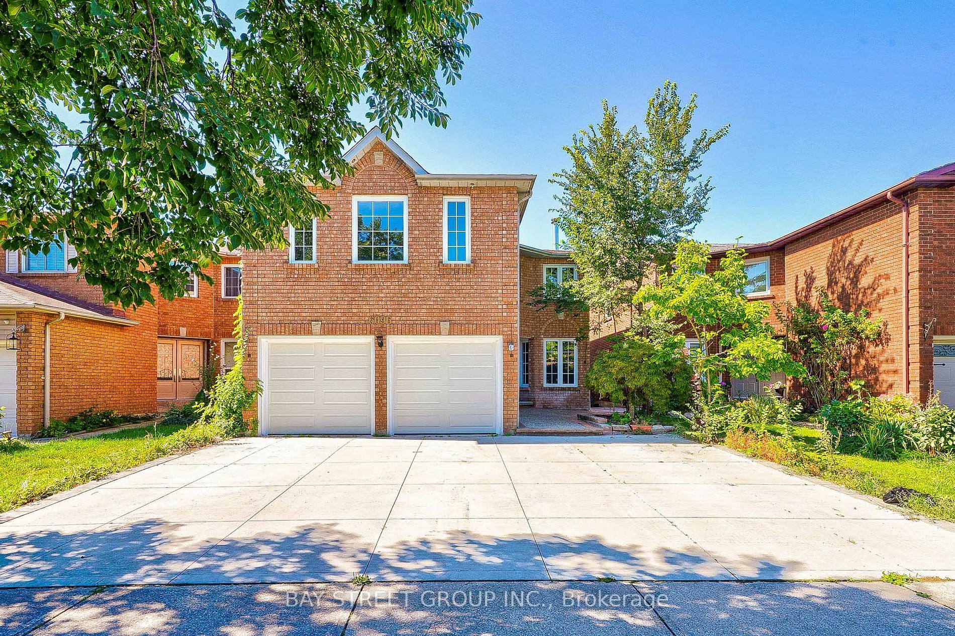 6096 Silken Laumann Way  Mississauga ON L5V 1A1 photo