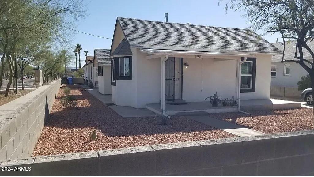 Property Photo:  1037 E Moreland Street  AZ 85006 