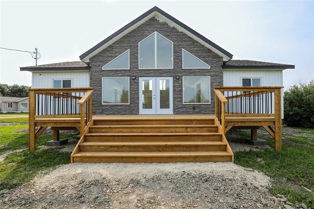 21 Pebble Beach Road  Riverton MB R0C 0C0 photo