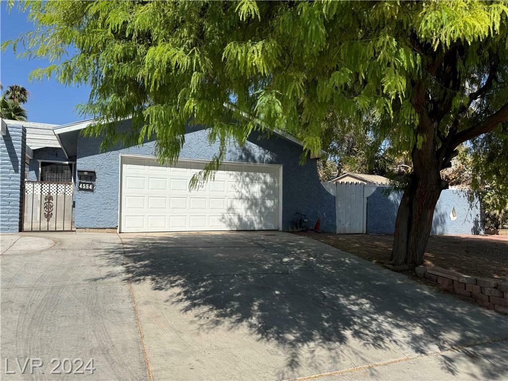 4554 East Viking Road  Las Vegas NV 89121 photo