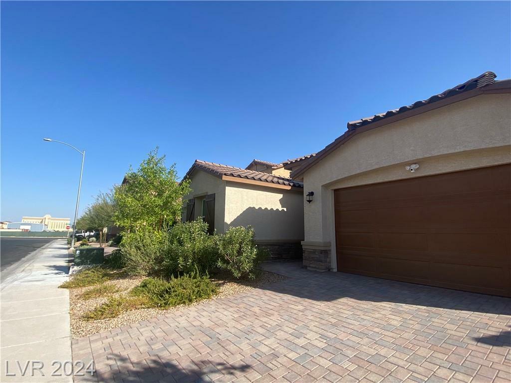 Property Photo:  3995 Redwood Glen Court  NV 89141 