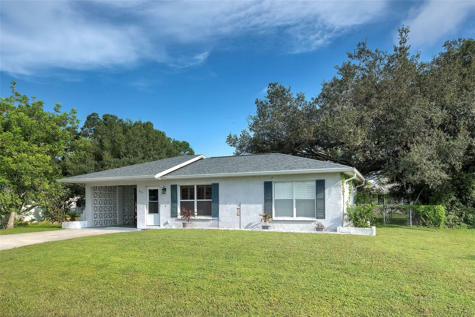 Property Photo:  879 E Seminole Drive  FL 34293 