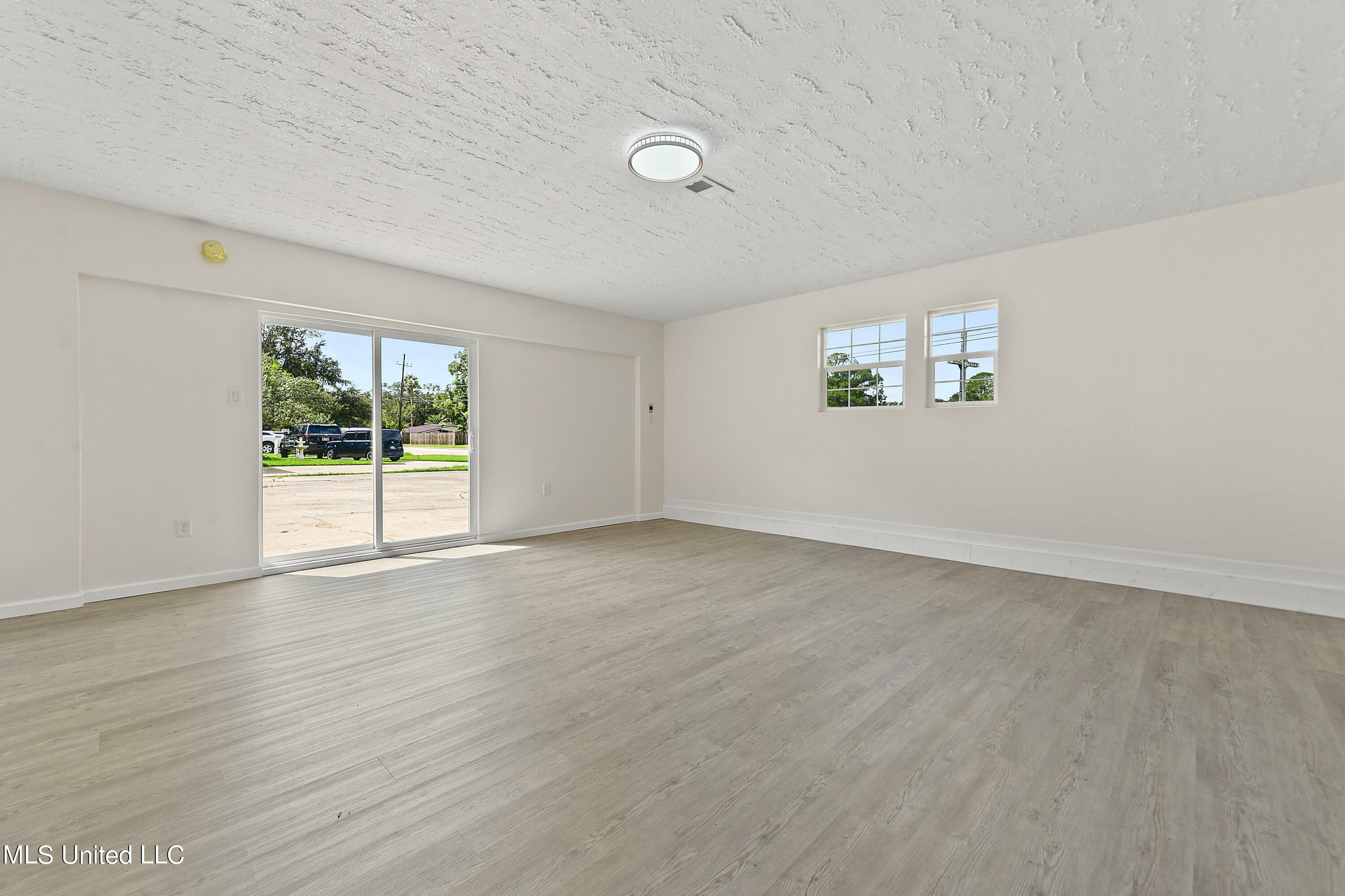 Property Photo:  2906 14th Street  MS 39567 