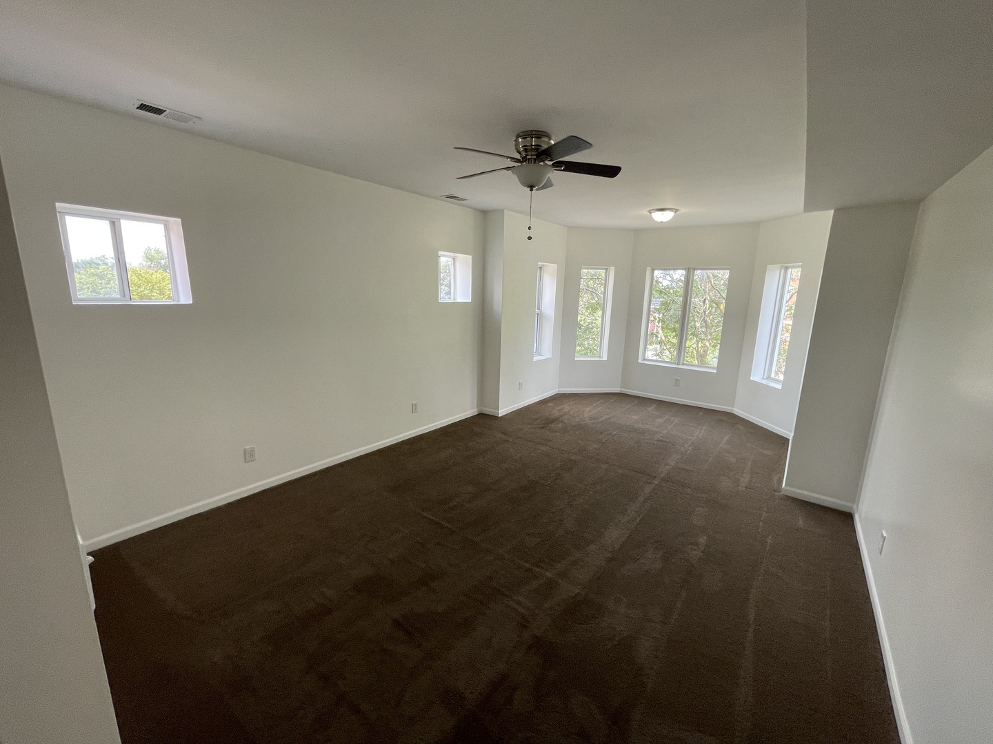 Property Photo:  649 E Marquette Road 4  IL 60637 