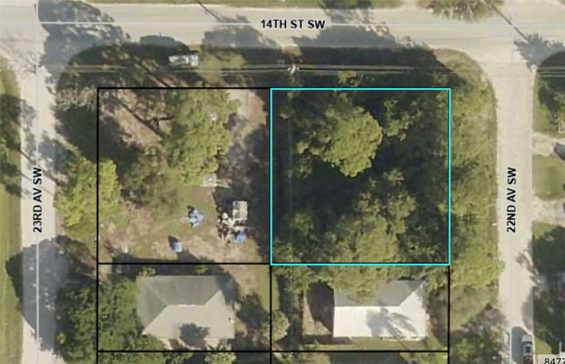 Property Photo:  1405 22nd Avenue SW  FL 32962 