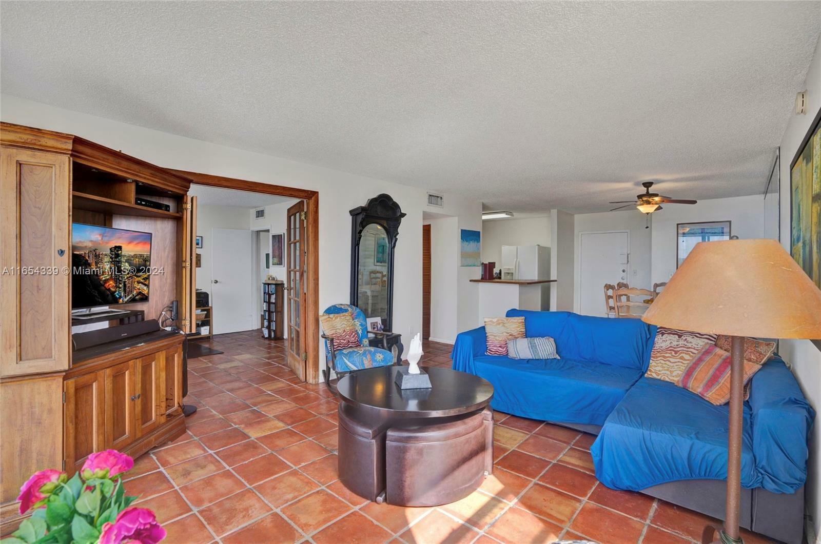 Property Photo:  2500 NE 135th St C301  FL 33181 