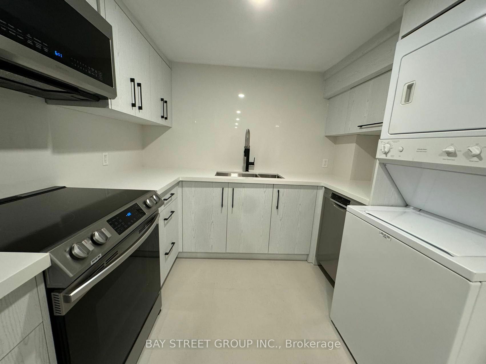 Property Photo:  8 Trafalgar Sq  ON L4J 7M4 