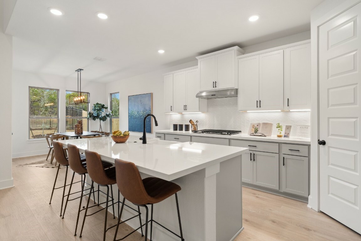 Property Photo: 652 Sage Thrasher Circle TX 78620