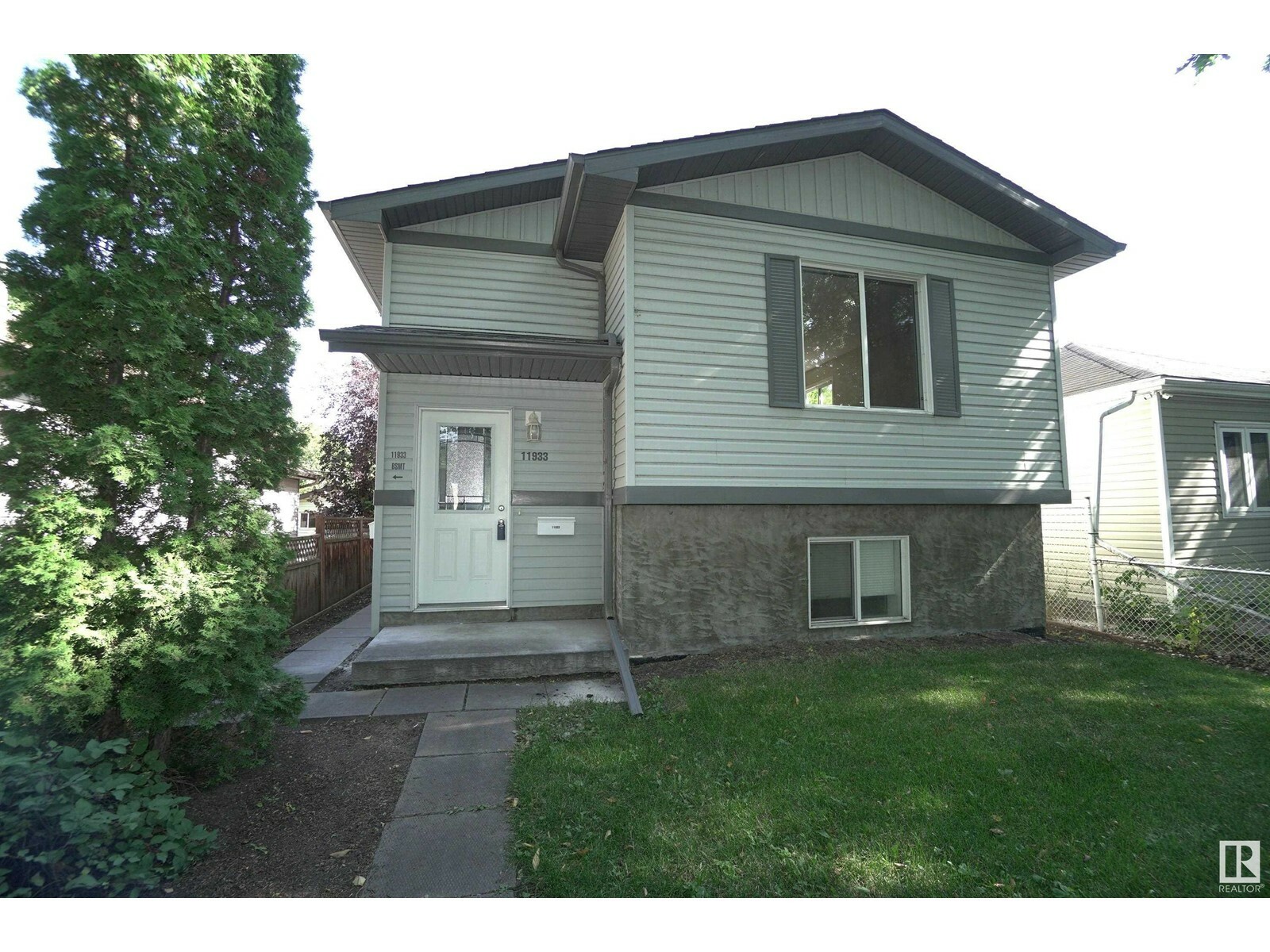 11933 95 St NW  Edmonton AB T5G 1M4 photo