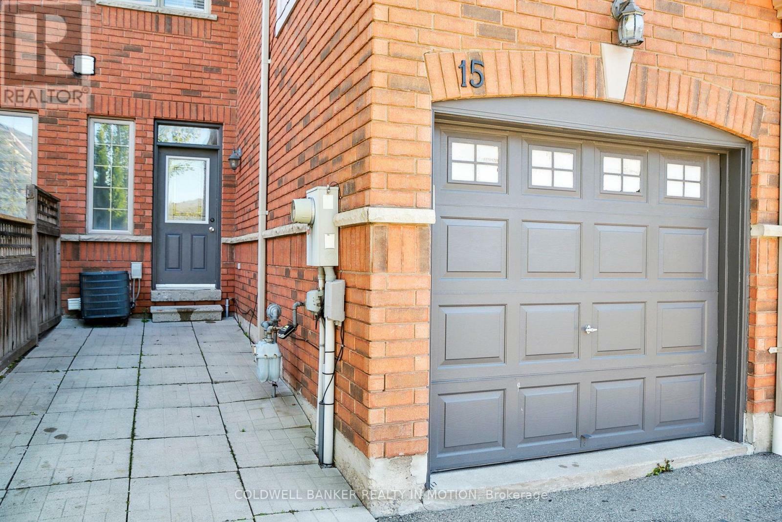 Property Photo:  1015 Galesway Boulevard 15  ON L5V 0A8 