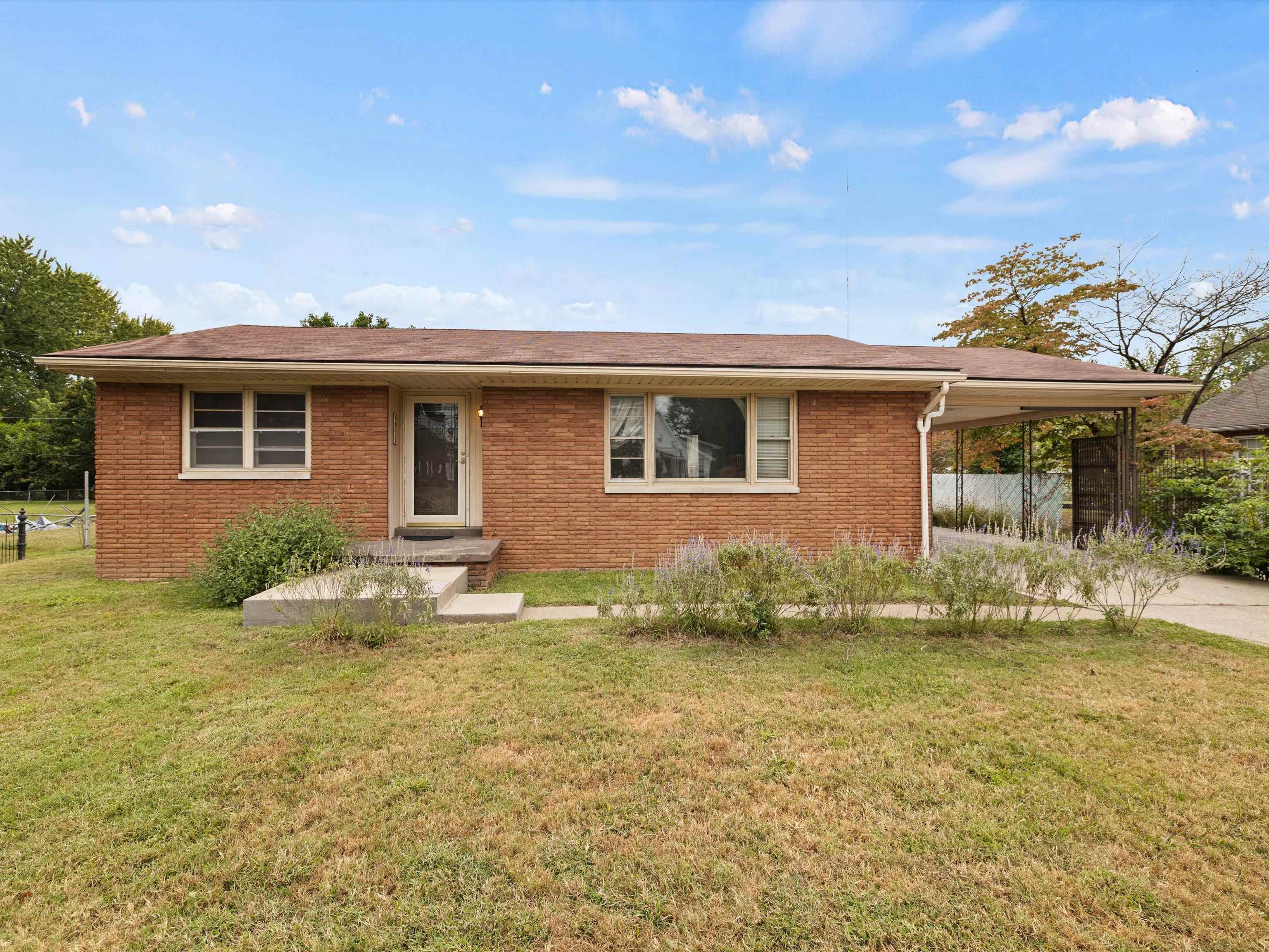 Property Photo:  2412 N Elm St.  KY 42420 