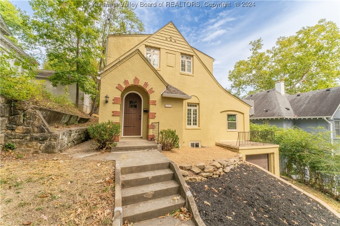 Property Photo: 608 Swarthmore Avenue WV 25302