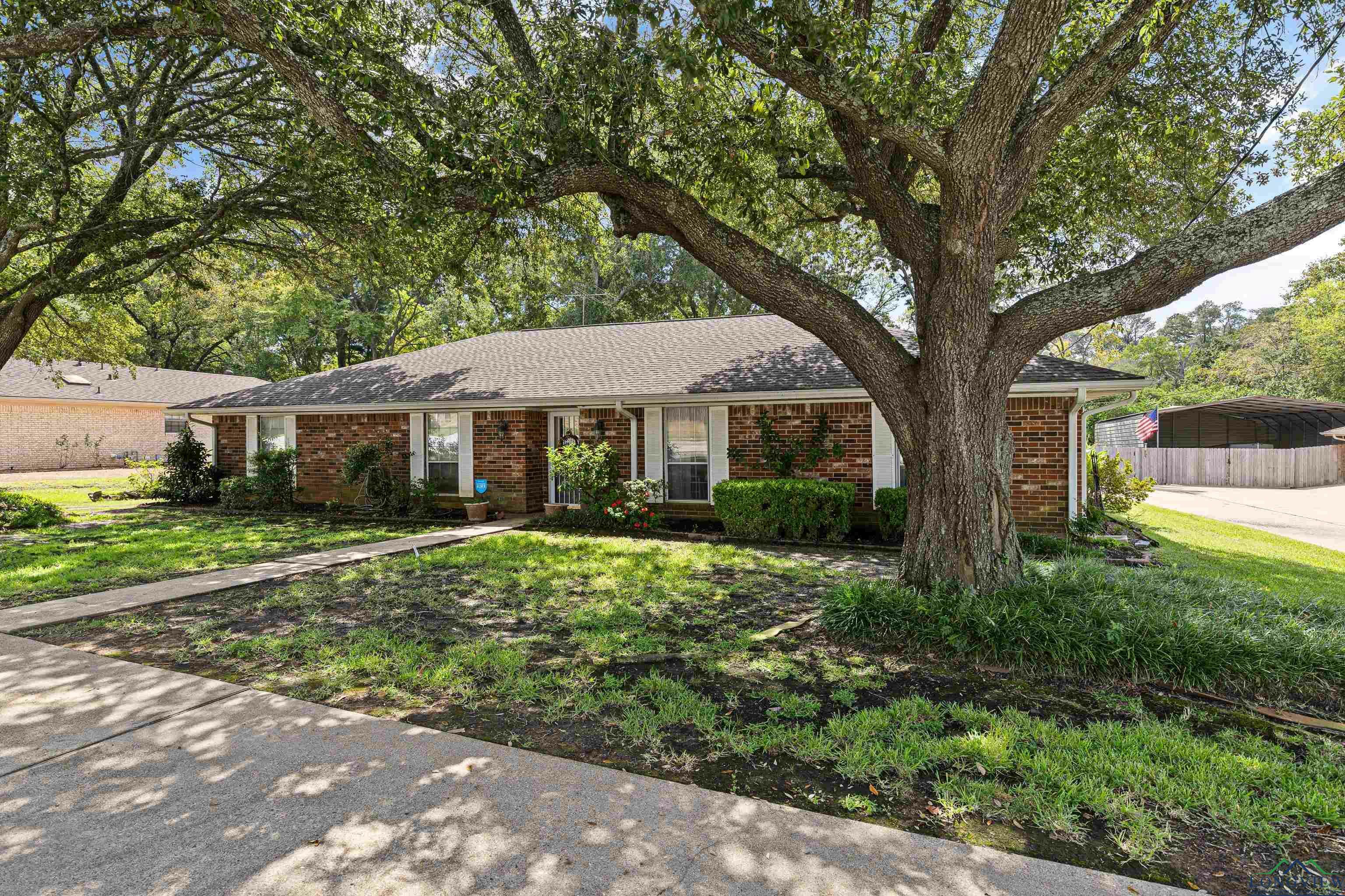 Property Photo:  708 W Fairmont St  TX 75604 