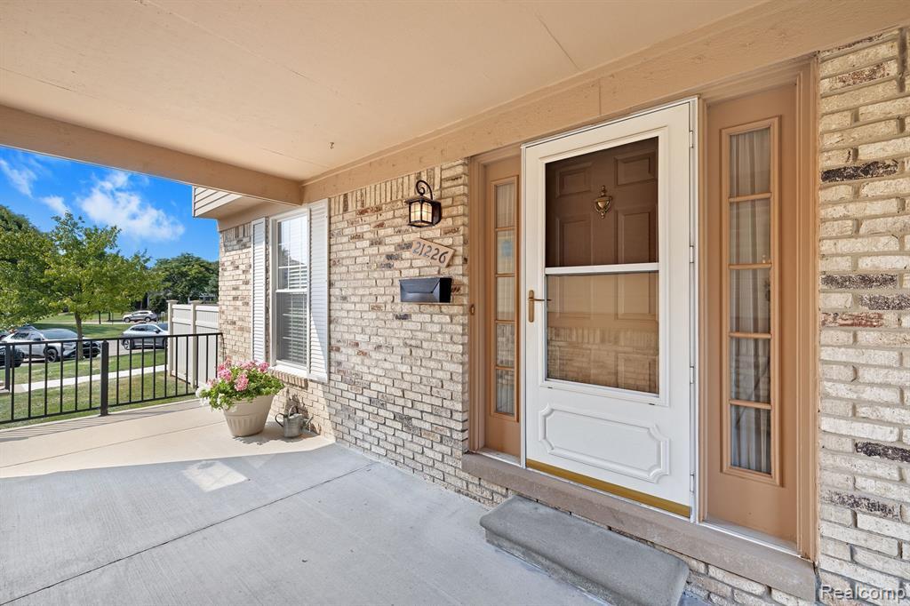 Property Photo: 21226 W Glen Haven Circle MI 48167 2469