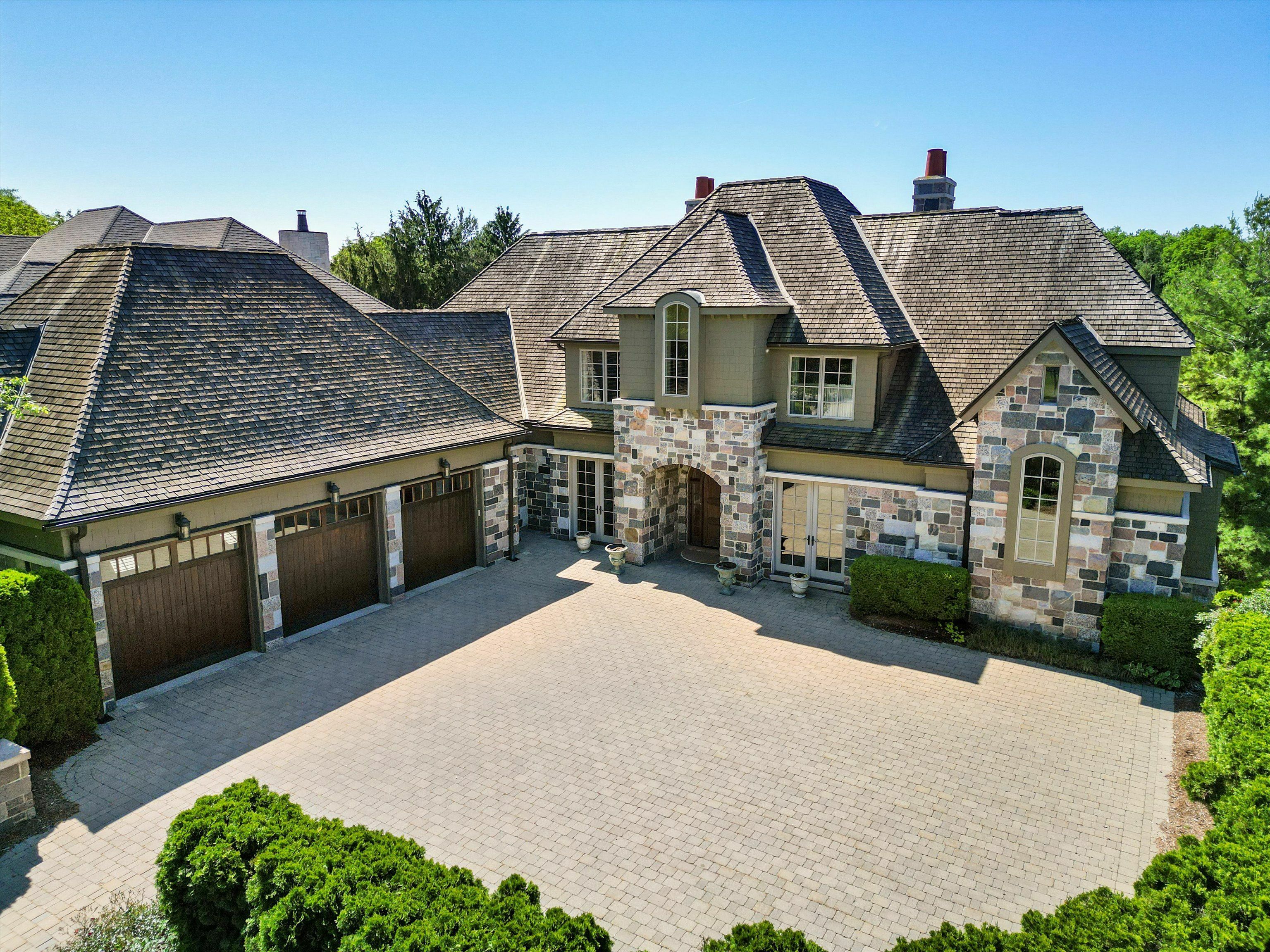 2921 Turtle Pond Court  Bloomfield Hills MI 48302 0720 photo