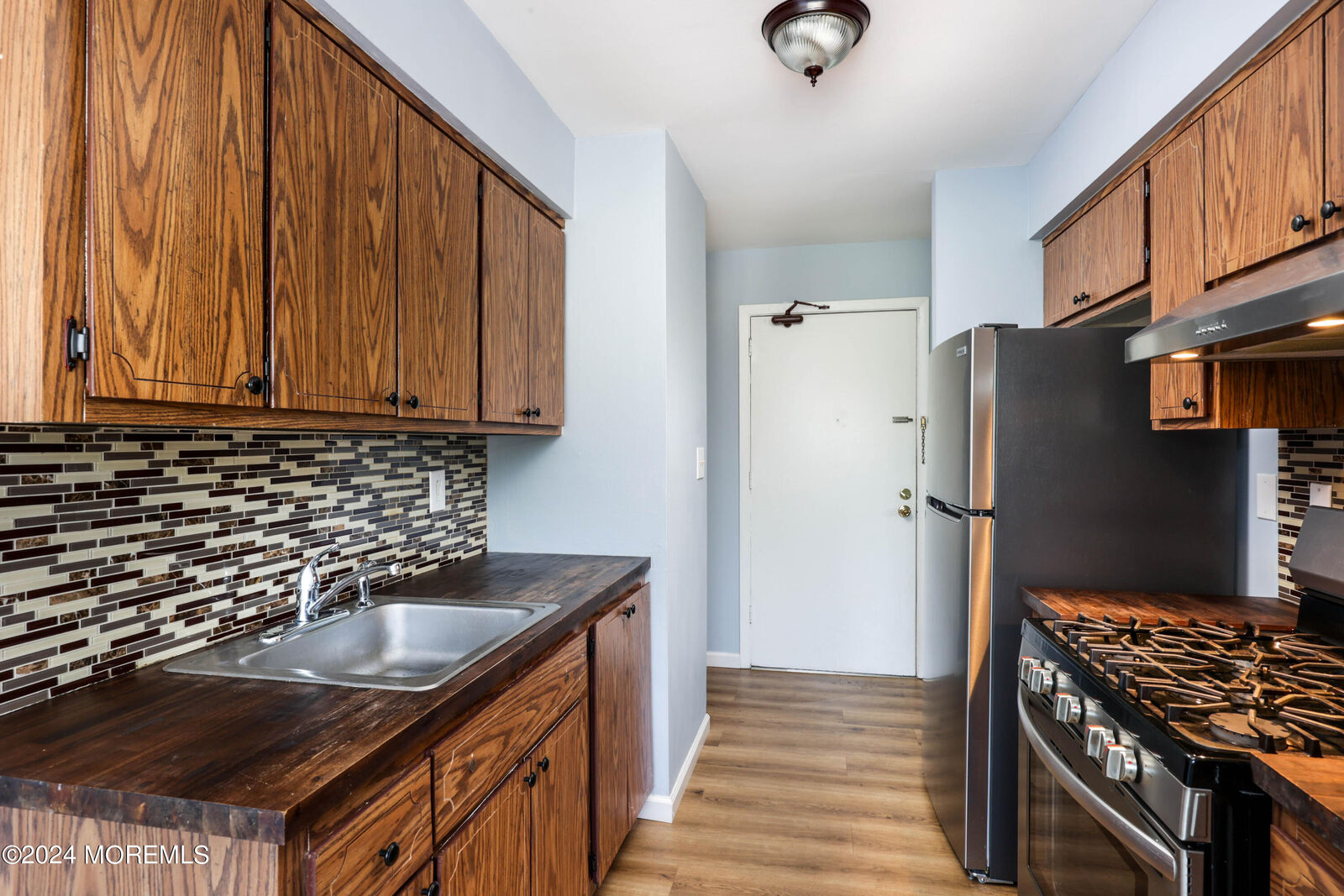 Property Photo:  274 Crows Mill Road  NJ 08832 