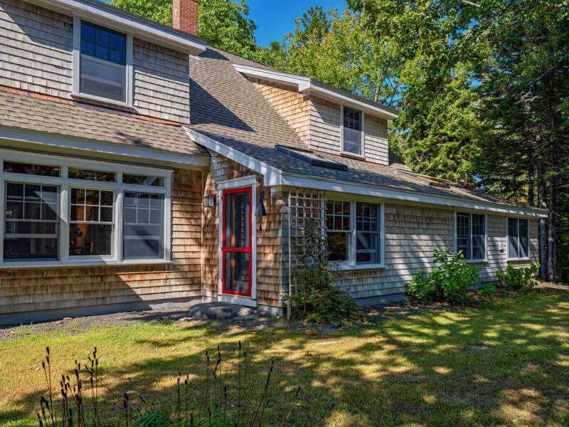 Property Photo:  29 Boulder Hill Road  ME 04860 