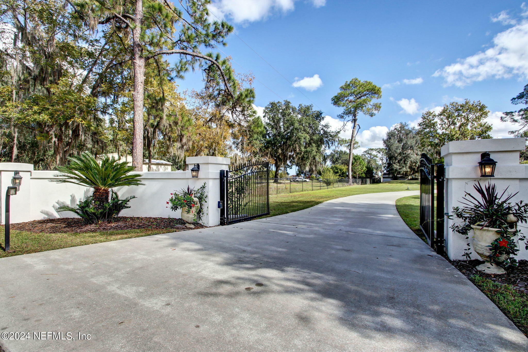 Property Photo:  226 St Johns Drive  FL 32177 