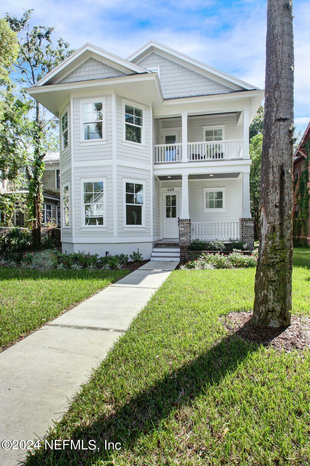 Property Photo:  426 E 5th Street  FL 32206 