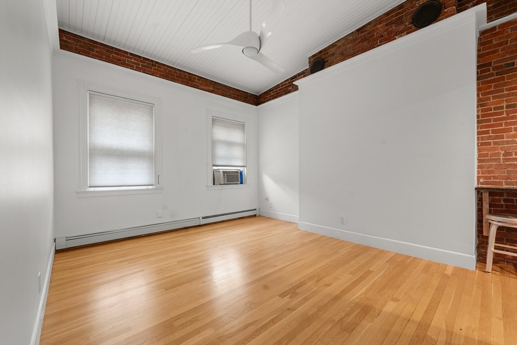 Property Photo:  428 Marlborough St 9  MA 02115 