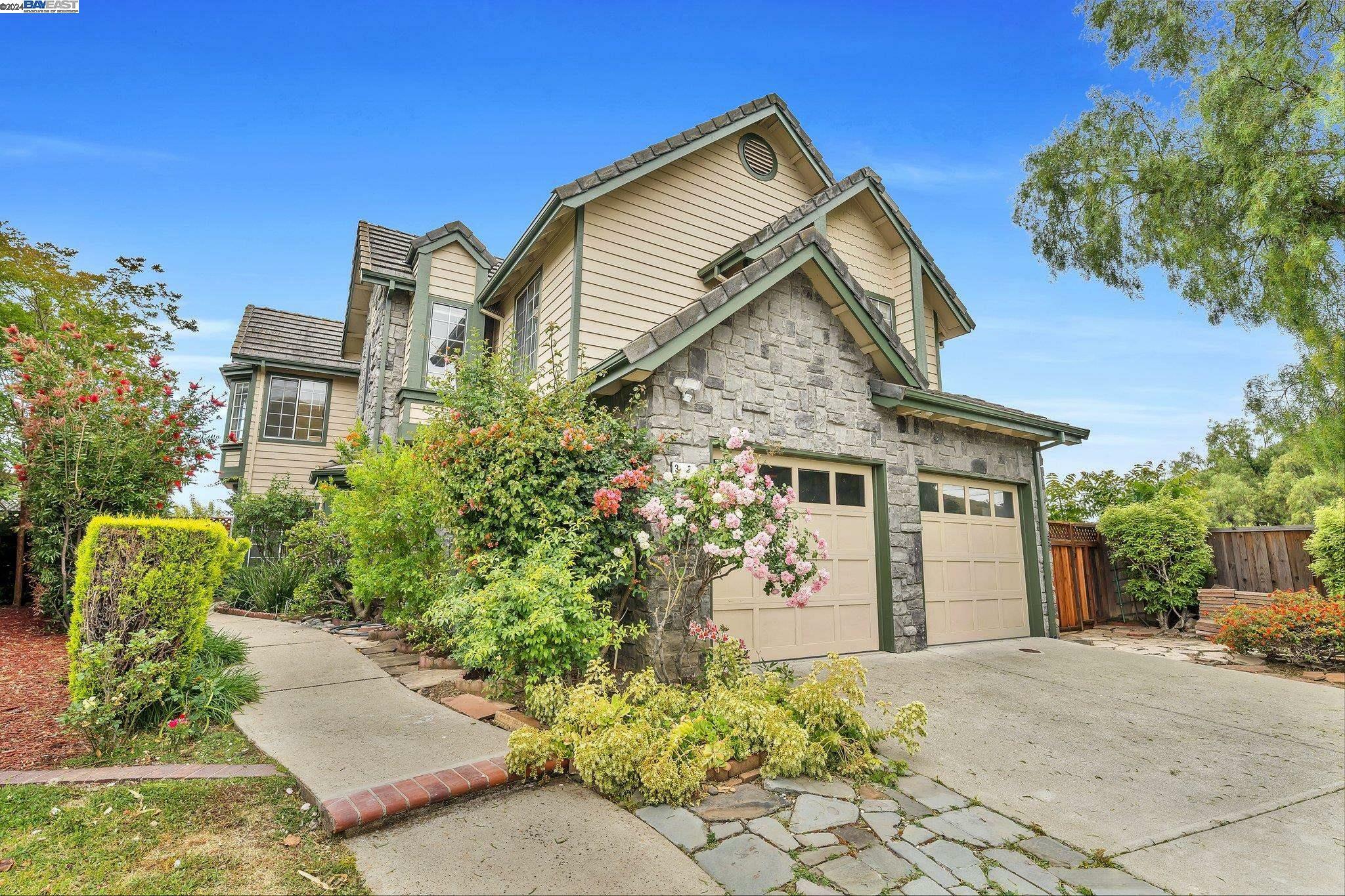 Property Photo:  38161 Canyon Oaks Ct  CA 94536 