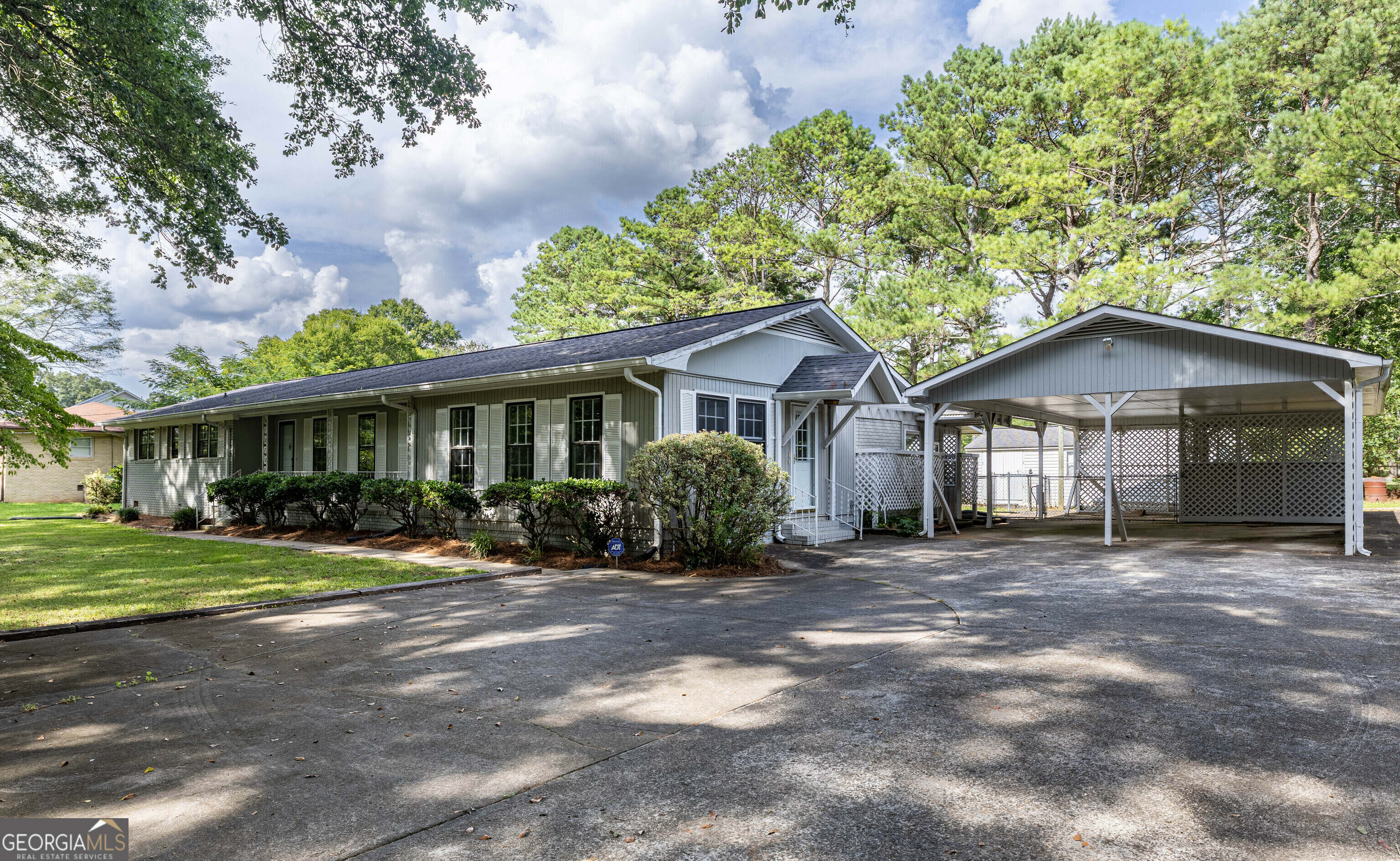 Property Photo:  804 N College Drive  GA 30125 