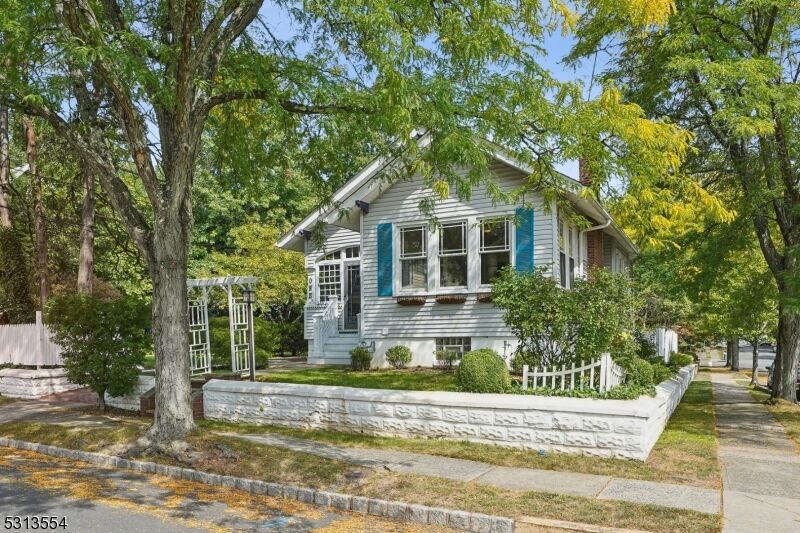 Property Photo:  1 Oakdale Ave  NJ 07041 
