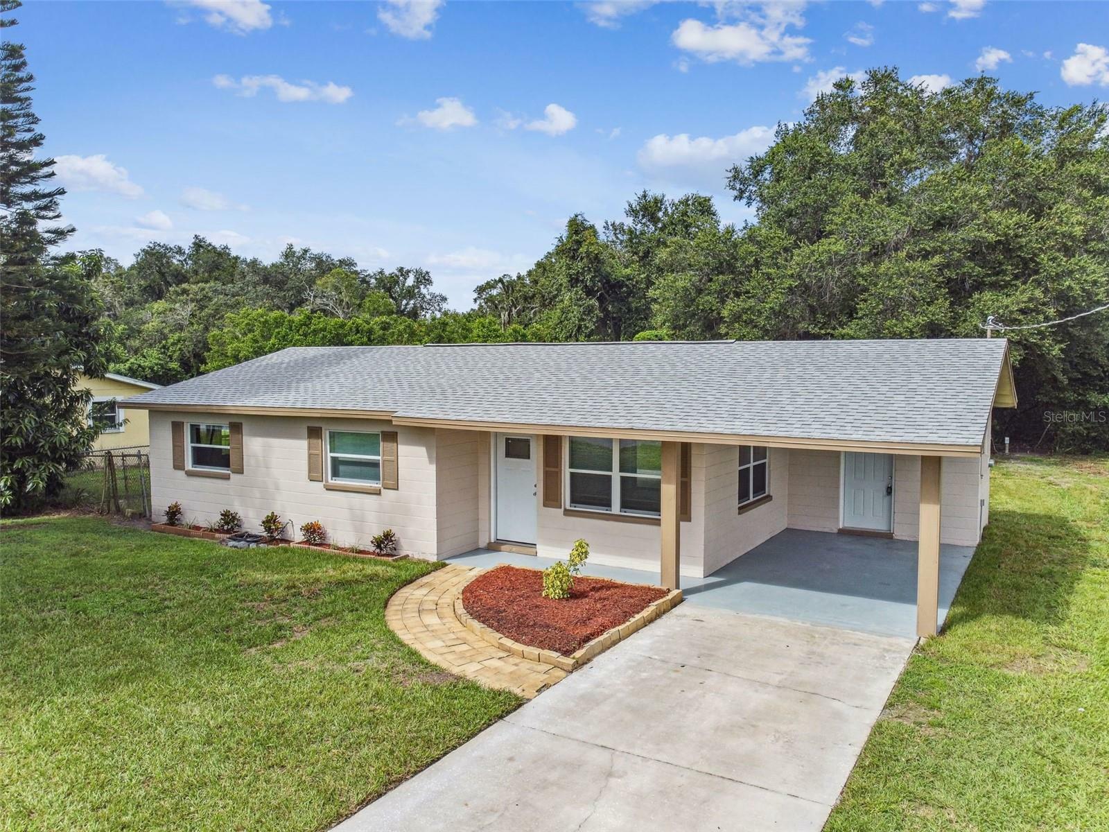 Property Photo:  2700 Gordon Street  FL 33860 