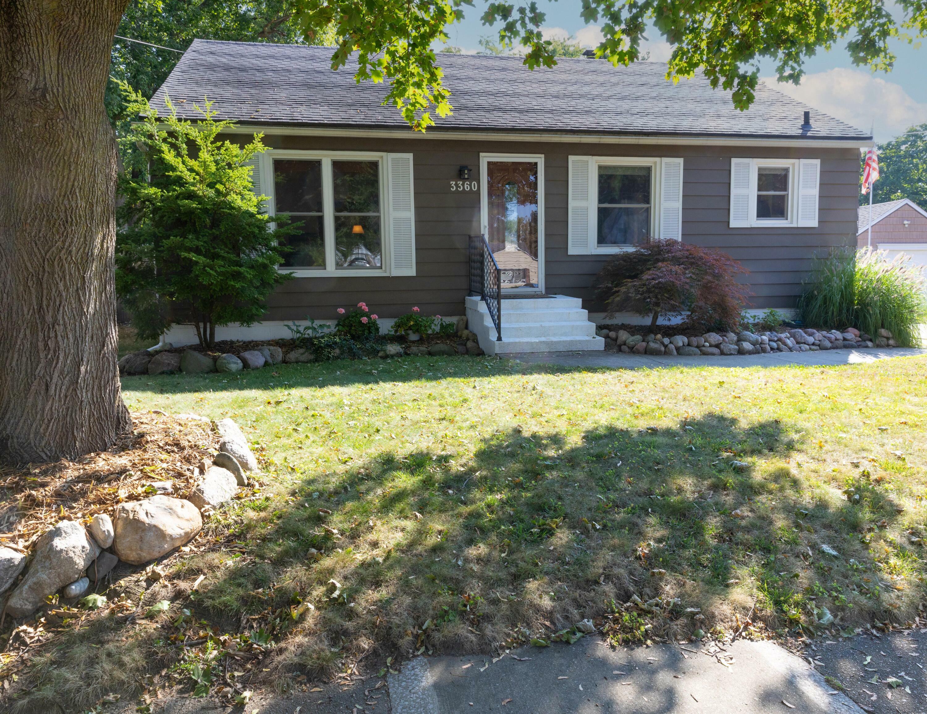 Property Photo:  3360 Vermont Avenue SW  MI 49418 