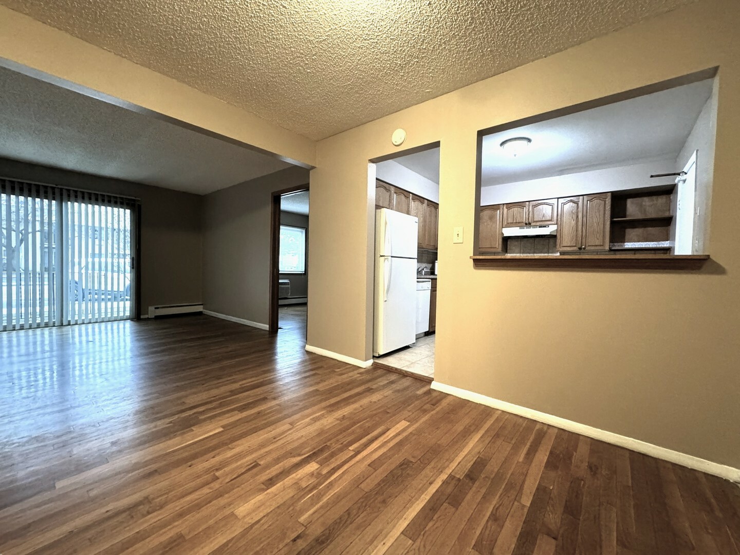 Property Photo:  8995 Kennedy Drive 1E  IL 60016 