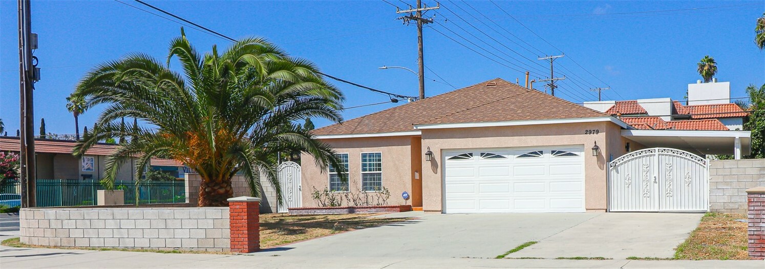 Property Photo:  2979 W Rome Avenue  CA 92804 