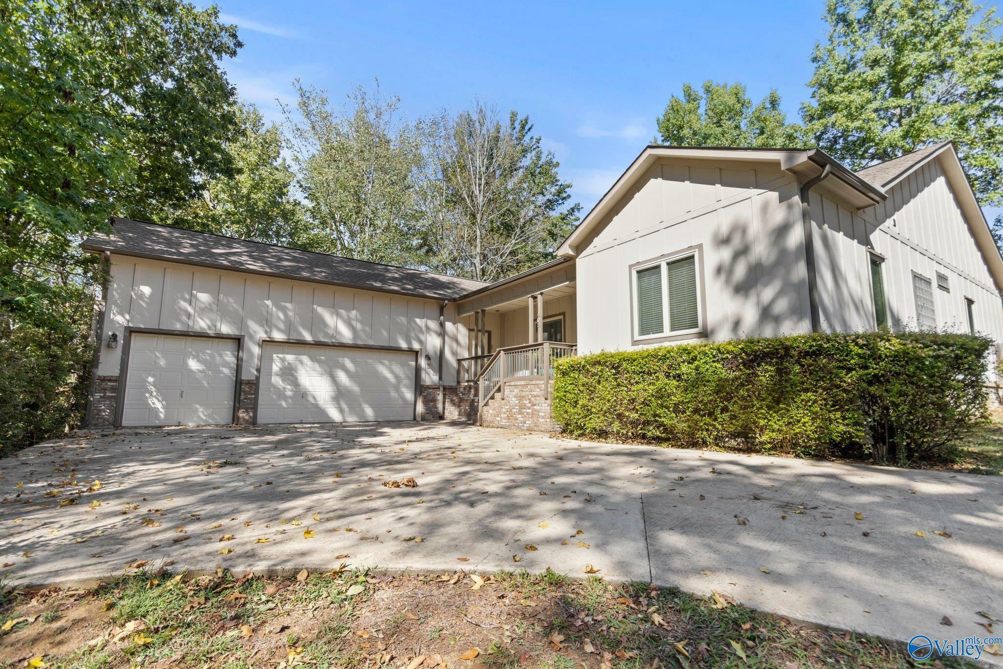 Property Photo:  14081 SE Monte Vedra Road  AL 35803 