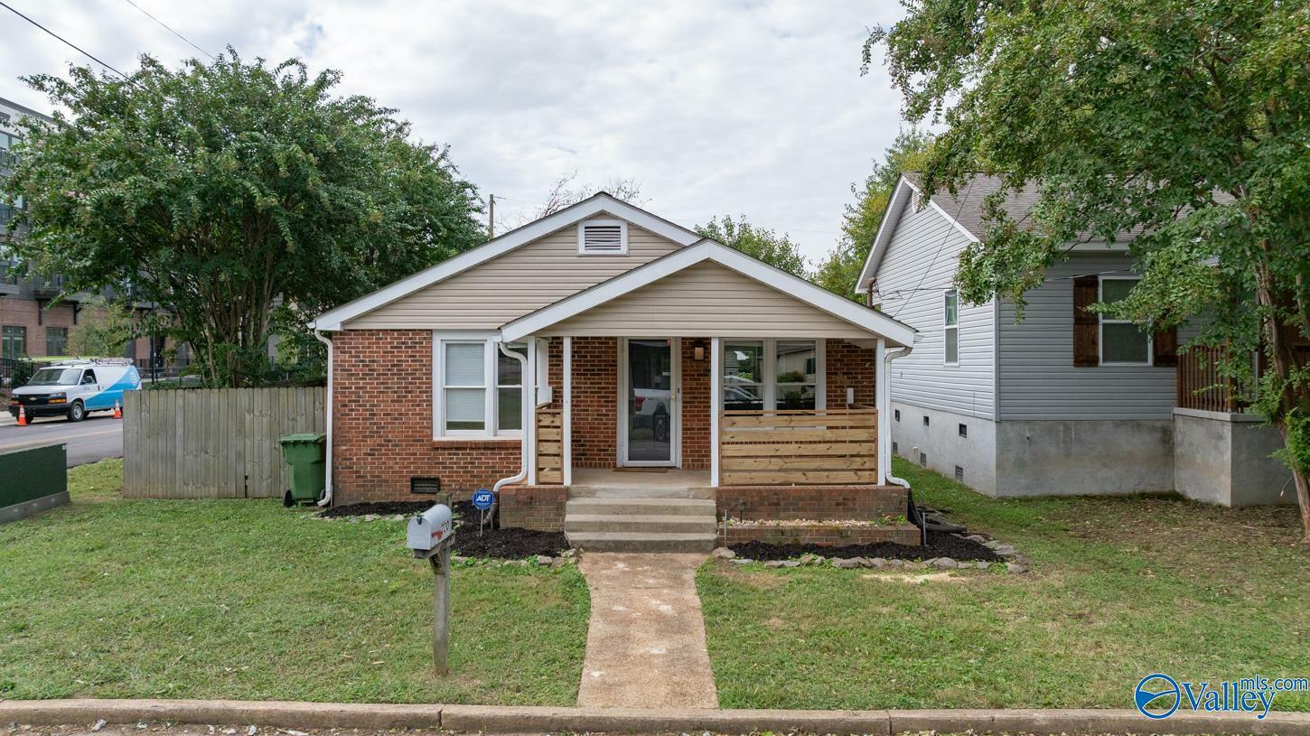 Property Photo:  220 Ward Avenue NE  AL 35801 