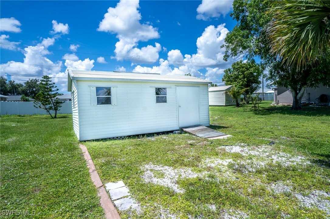 Property Photo:  3255 Lake View Boulevard  FL 33948 