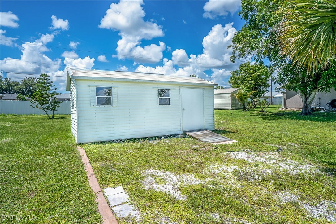 Property Photo:  3255 Lake View Boulevard  FL 33948 