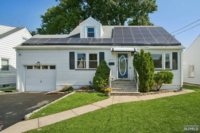 Property Photo:  2515 Clover Terrace  NJ 07083 