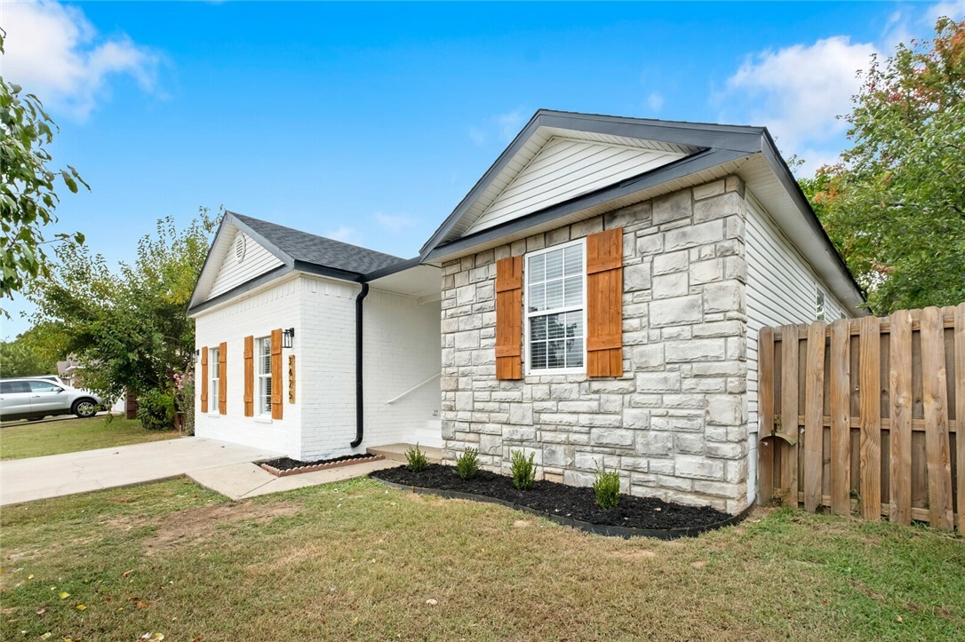 Property Photo:  3425 Oglethorpe Street  AR 72764 