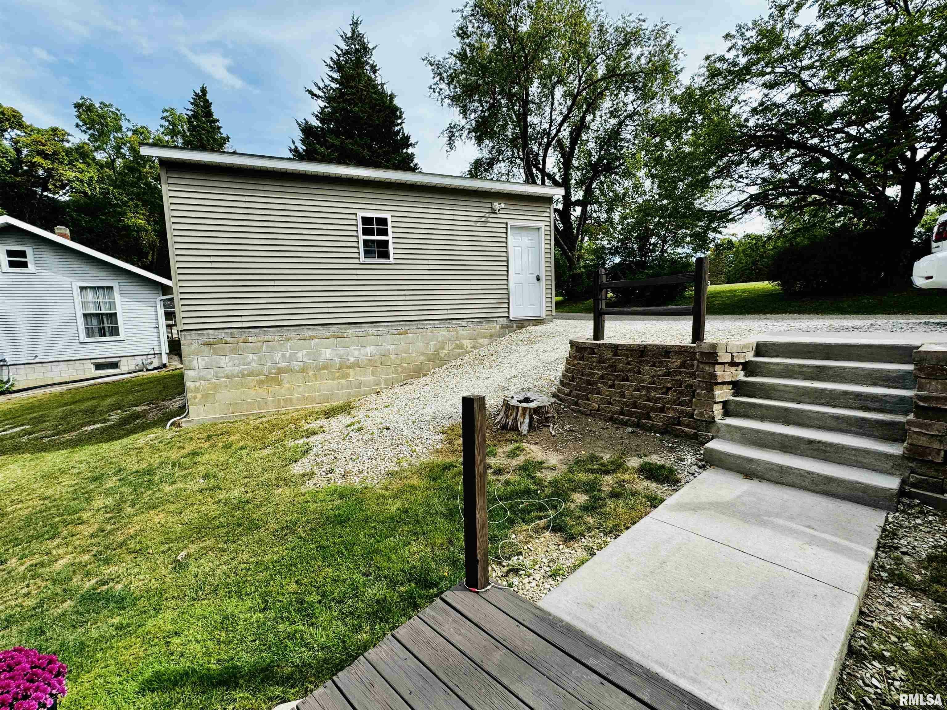 Property Photo:  1020 Parkside Hill Drive  IL 61401 